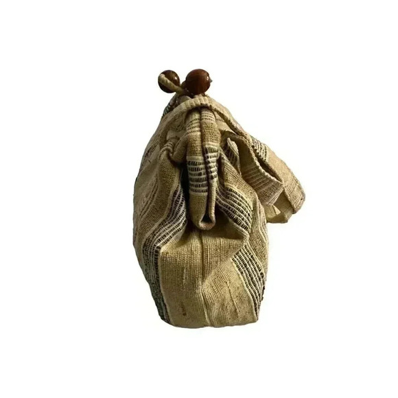 First Class boho shoulder bag, woven w/ wooden bead closure - Picture 6 of 14